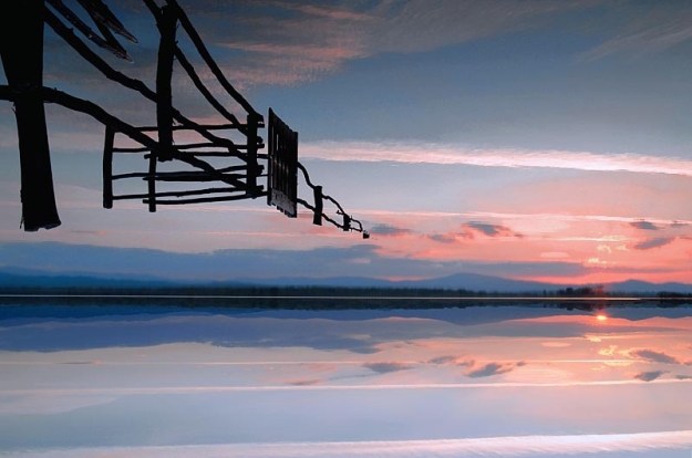 Terra sobre Céu significa criatividade no interior e abrangência no exterior; simboliza a consolidação do calor da primavera